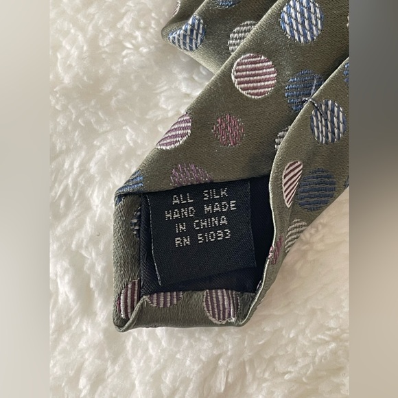 Hagar Ties Bundle of 3 Polyester All Silk Polka-dot Paisley Geometric - Picture 8 of 9